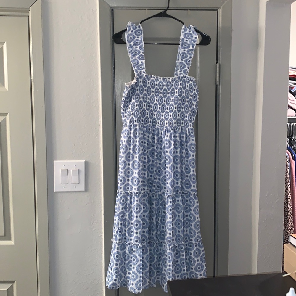 Woman’s size M summer dress